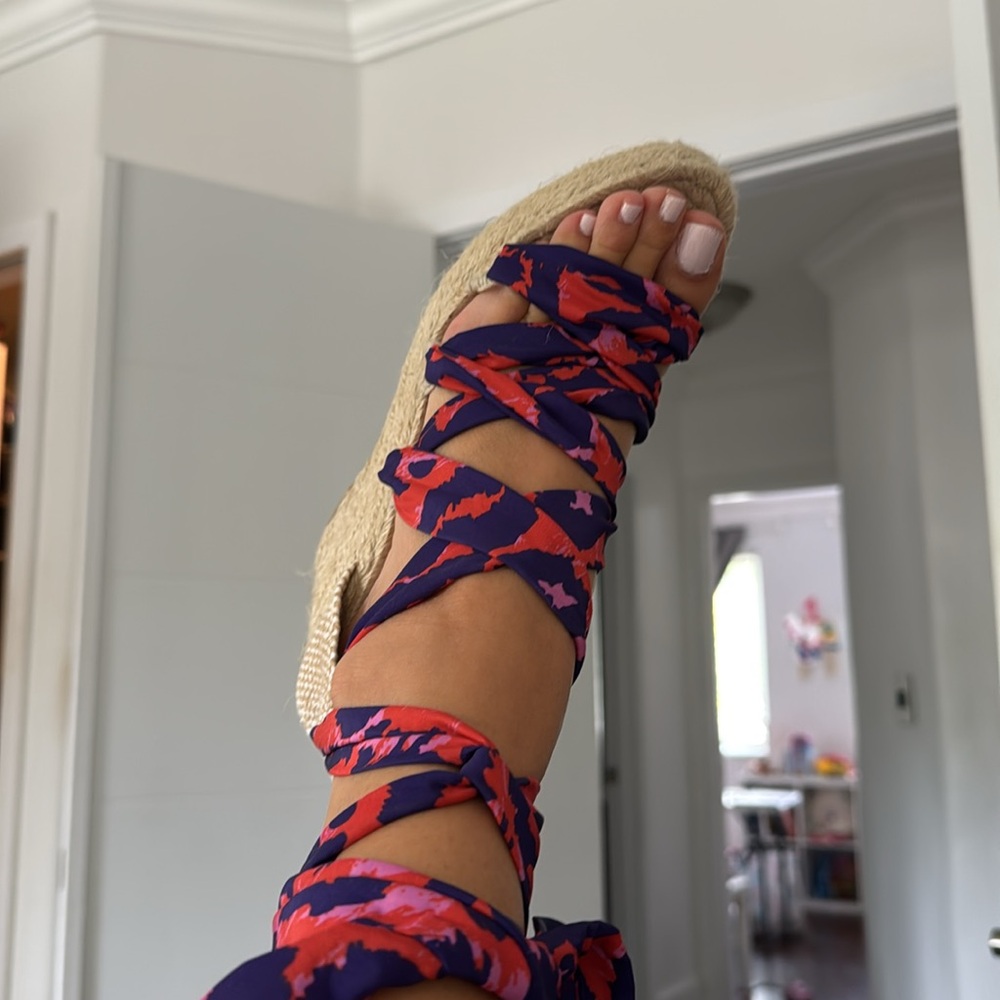 Castaner Red and Navy Floral Tie-Up Espadrille Wedges - Picture 4 of 5